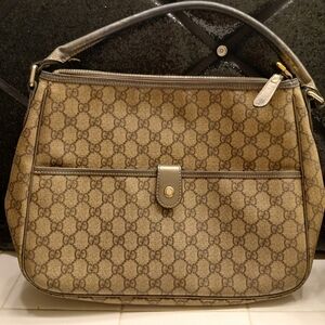 Gucci Supreme shoulder bag